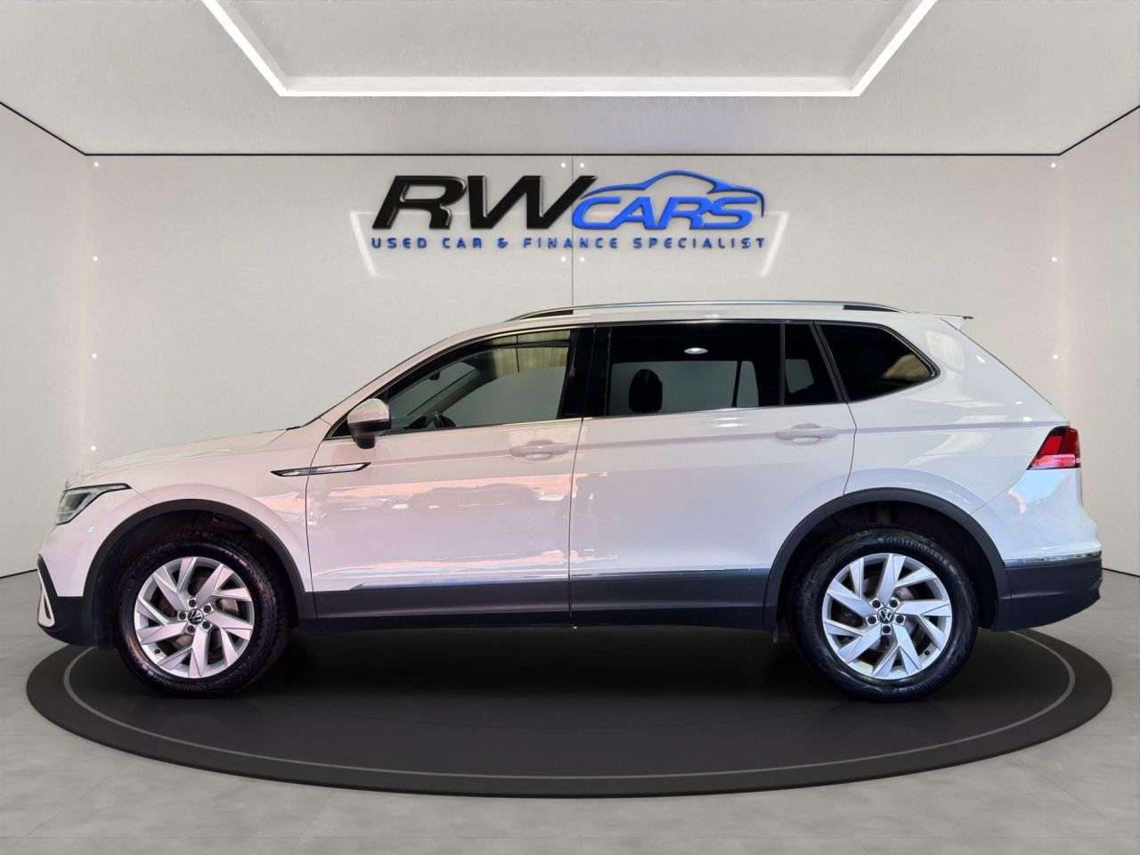 A 2023 VOLKSWAGEN TIGUAN ALLSPACE 1.5 TSI Life SUV 5dr Petrol DSG Euro 6 (s/s) (150 ps) A 2023 VOLKSWAGEN TIGUAN ALLSPACE 1.5 TSI Life SUV 5dr Petrol DSG Euro 6 (s/s) (150 ps)