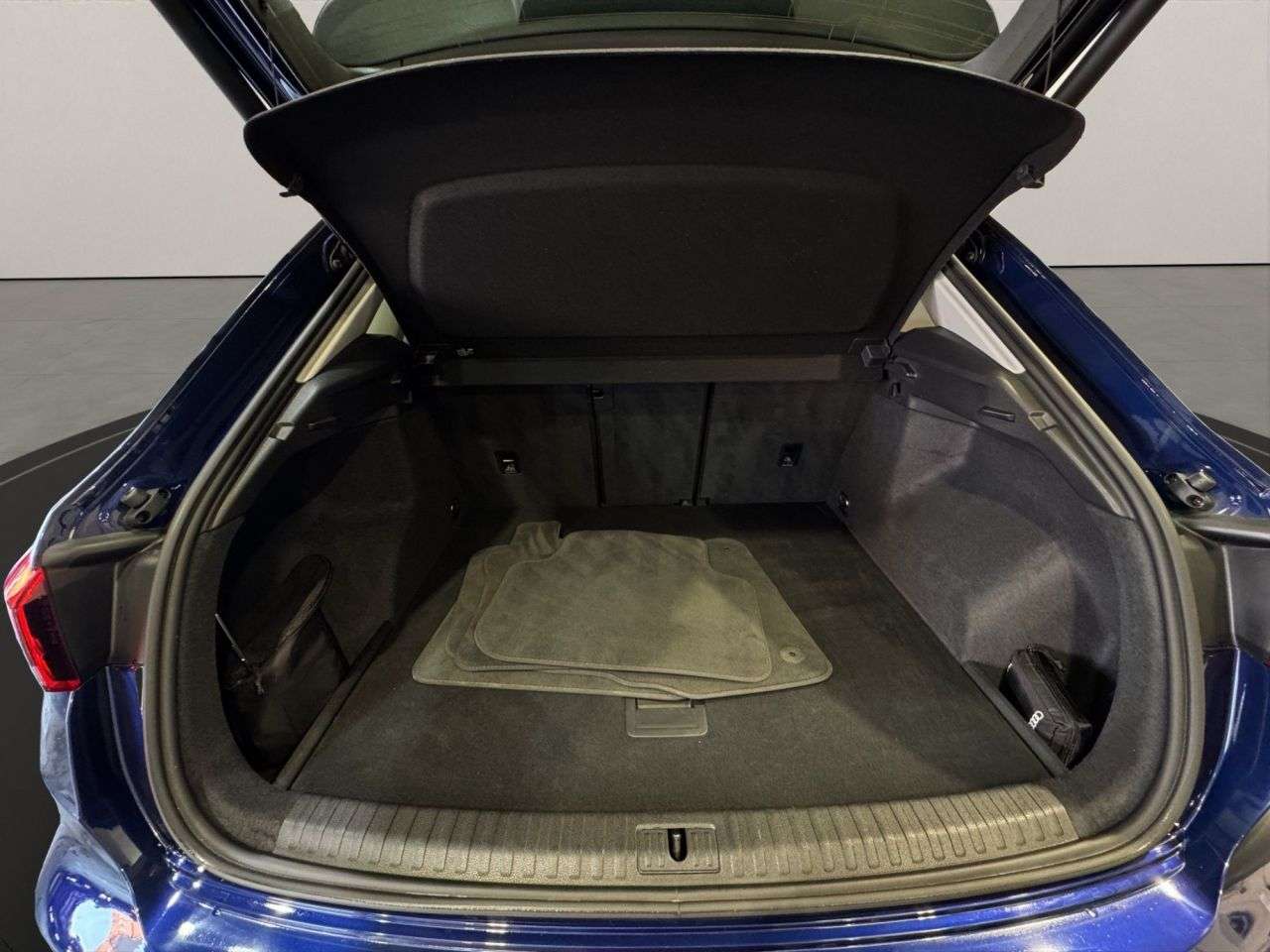 2023 AUDI Q3 2023 AUDI Q3