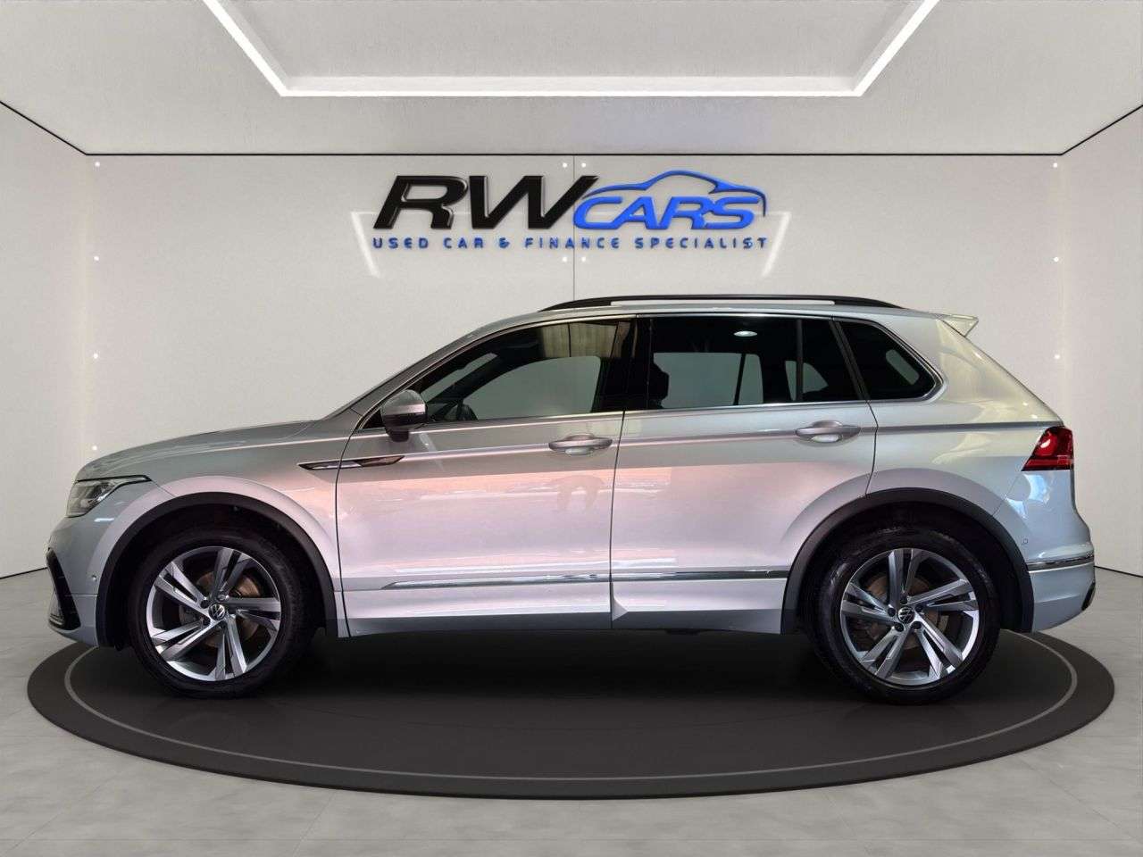 A 2023 VOLKSWAGEN TIGUAN 1.5 TSI R-Line Edition SUV 5dr Petrol DSG Euro 6 (s/s) (150 ps) A 2023 VOLKSWAGEN TIGUAN 1.5 TSI R-Line Edition SUV 5dr Petrol DSG Euro 6 (s/s) (150 ps)