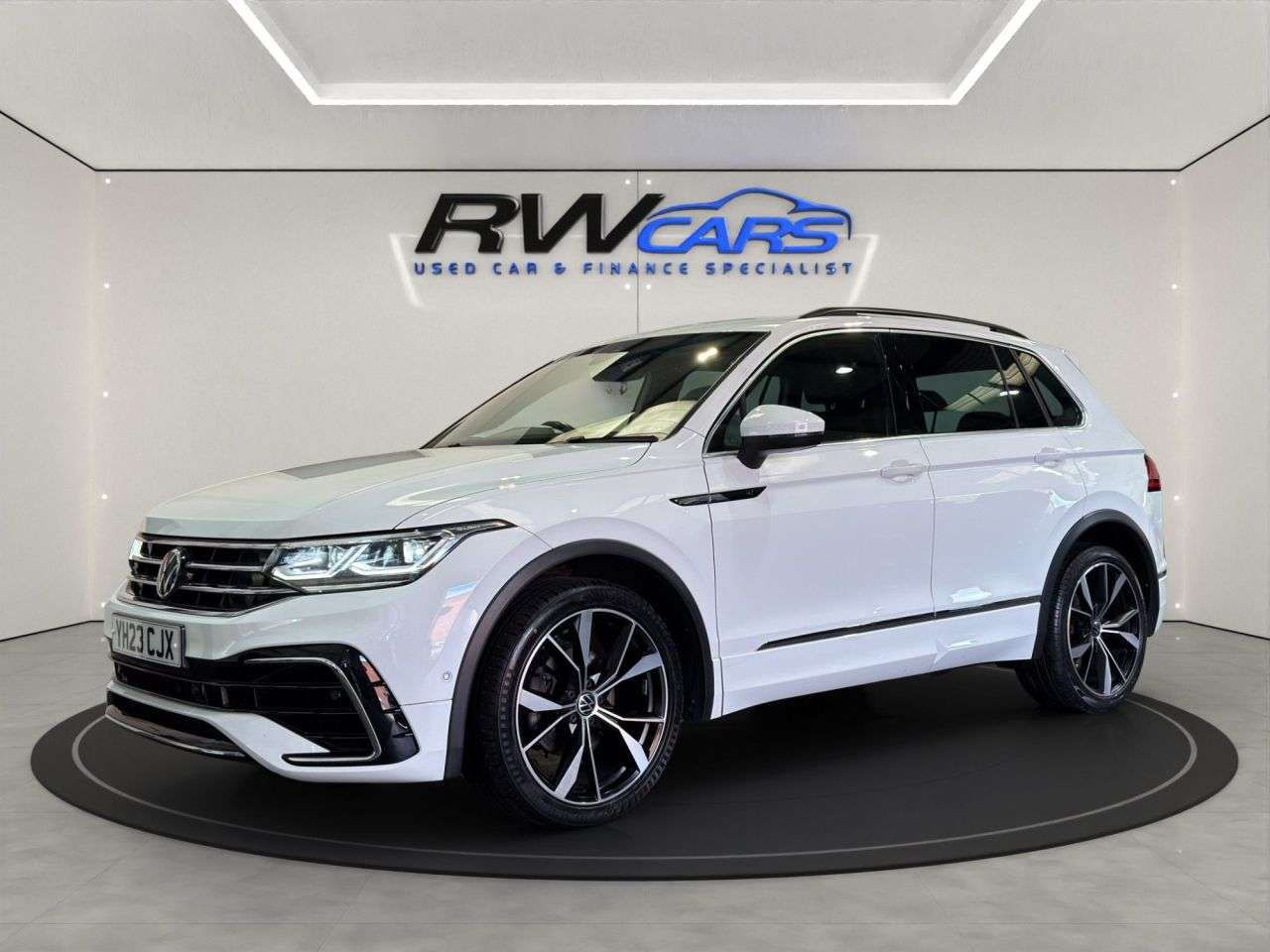 A 2023 VOLKSWAGEN TIGUAN 1.5 TSI R-Line SUV 5dr Petrol DSG Euro 6 (s/s) (150 ps) A 2023 VOLKSWAGEN TIGUAN 1.5 TSI R-Line SUV 5dr Petrol DSG Euro 6 (s/s) (150 ps)