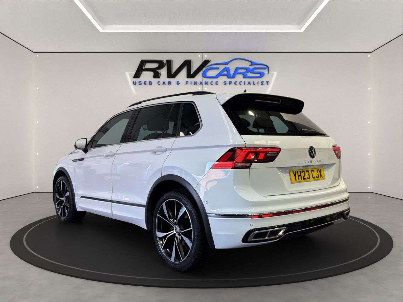 A 2023 VOLKSWAGEN TIGUAN 1.5 TSI R-Line SUV 5dr Petrol DSG Euro 6 (s/s) (150 ps) A 2023 VOLKSWAGEN TIGUAN 1.5 TSI R-Line SUV 5dr Petrol DSG Euro 6 (s/s) (150 ps)