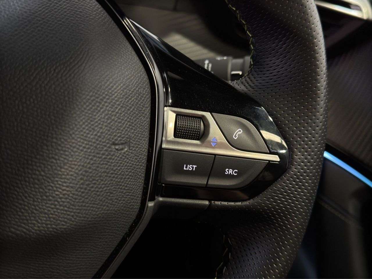 2021 PEUGEOT 2008 2021 PEUGEOT 2008