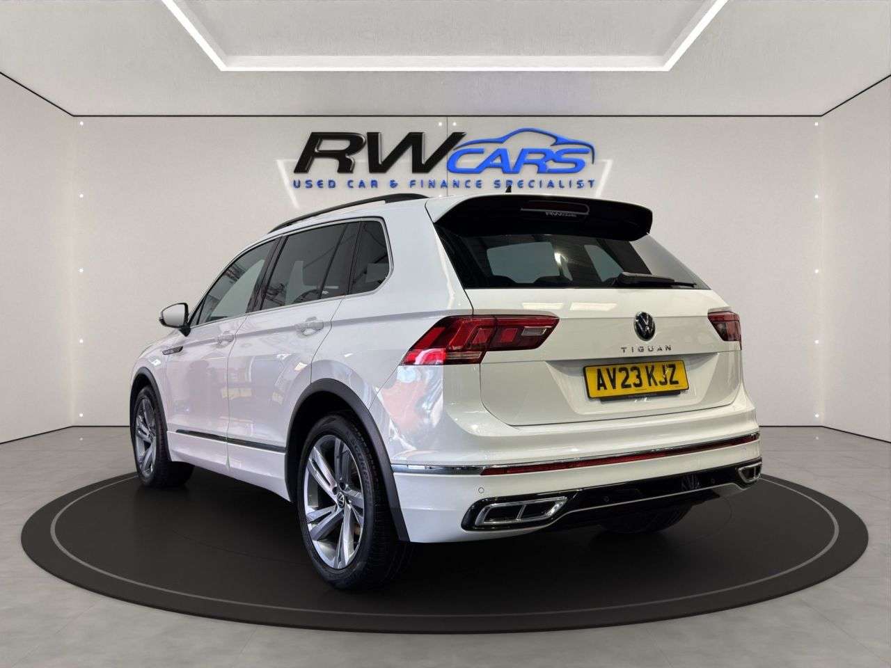 A 2023 VOLKSWAGEN TIGUAN 1.5 TSI R-Line Edition SUV 5dr Petrol DSG Euro 6 (s/s) (150 ps) A 2023 VOLKSWAGEN TIGUAN 1.5 TSI R-Line Edition SUV 5dr Petrol DSG Euro 6 (s/s) (150 ps)