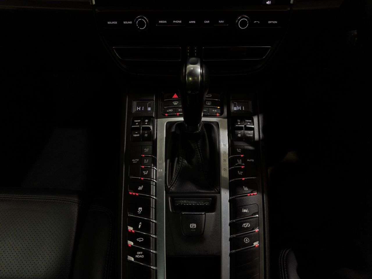 2019 PORSCHE MACAN 2019 PORSCHE MACAN
