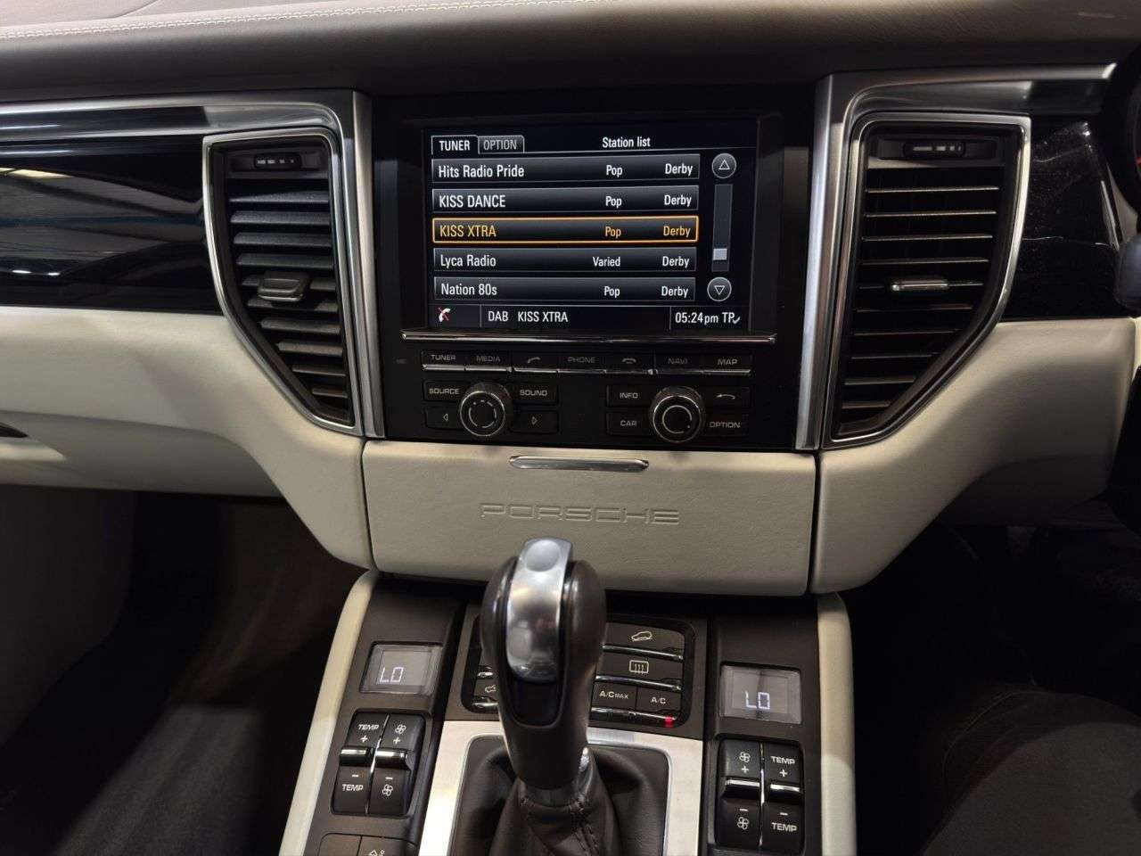 2015 PORSCHE MACAN 2015 PORSCHE MACAN