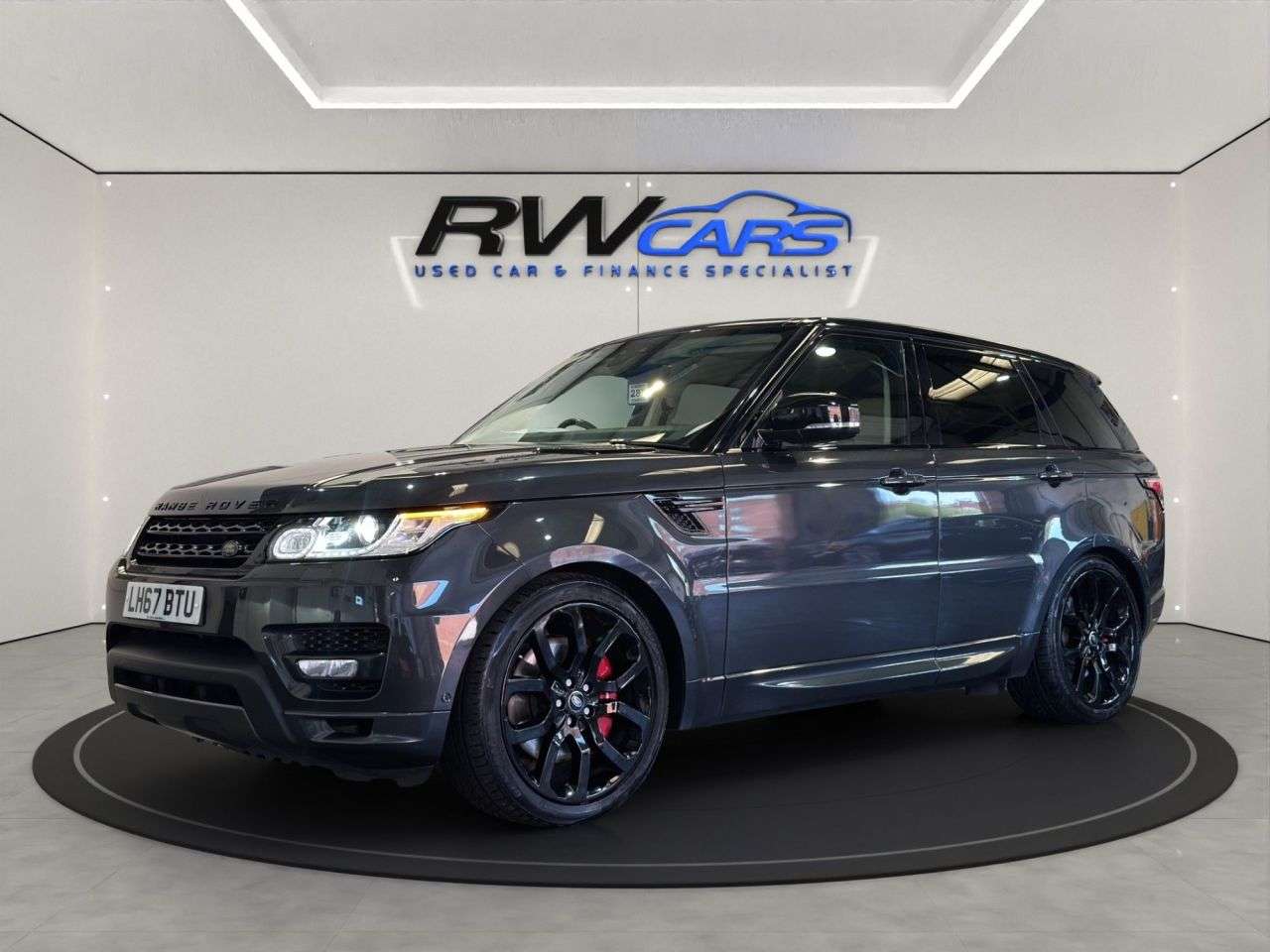 A 2017 LAND ROVER RANGE ROVER SPORT 3.0 SD V6 Autobiography Dynamic SUV 5dr Diesel Auto 4WD Euro 6 (s/s) (306 p A 2017 LAND ROVER RANGE ROVER SPORT 3.0 SD V6 Autobiography Dynamic SUV 5dr Diesel Auto 4WD Euro 6 (s/s) (306 p