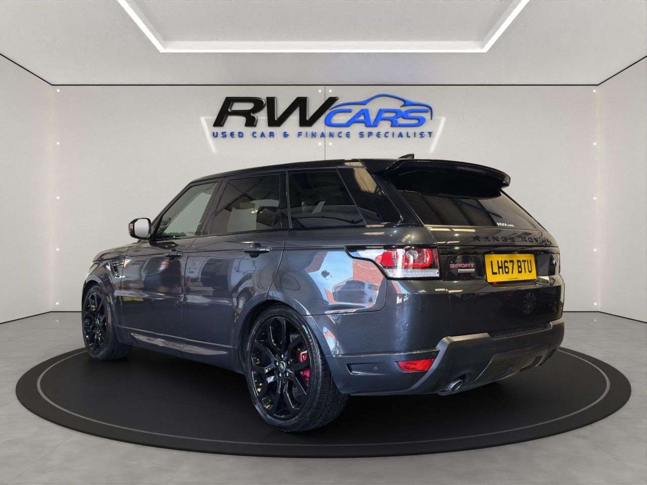 A 2017 LAND ROVER RANGE ROVER SPORT 3.0 SD V6 Autobiography Dynamic SUV 5dr Diesel Auto 4WD Euro 6 (s/s) (306 p A 2017 LAND ROVER RANGE ROVER SPORT 3.0 SD V6 Autobiography Dynamic SUV 5dr Diesel Auto 4WD Euro 6 (s/s) (306 p