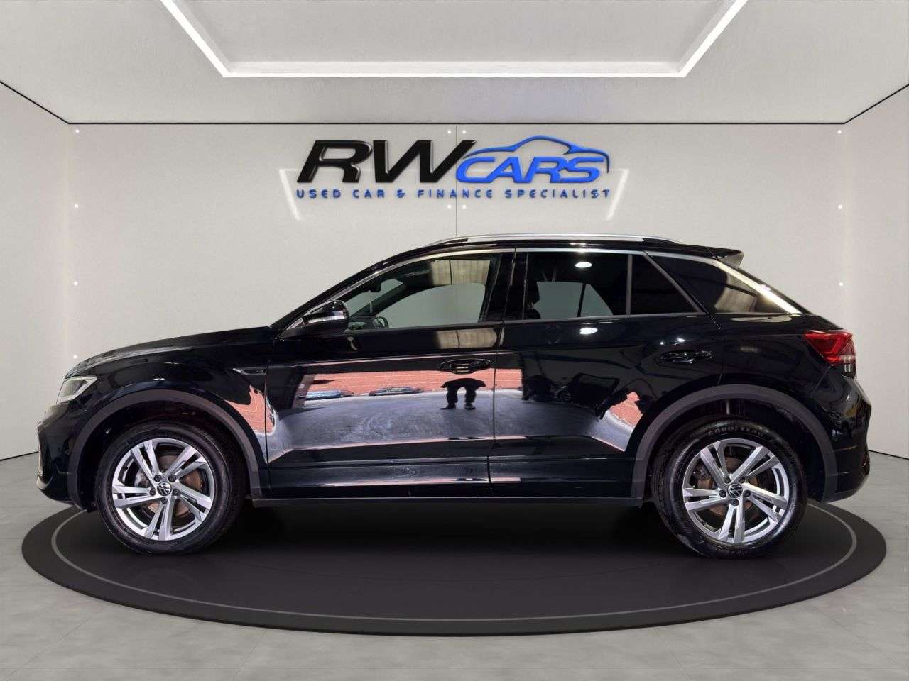 A 2024 VOLKSWAGEN T-ROC 1.5 TSI R-Line SUV 5dr Petrol Manual Euro 6 (s/s) (150 ps) A 2024 VOLKSWAGEN T-ROC 1.5 TSI R-Line SUV 5dr Petrol Manual Euro 6 (s/s) (150 ps)