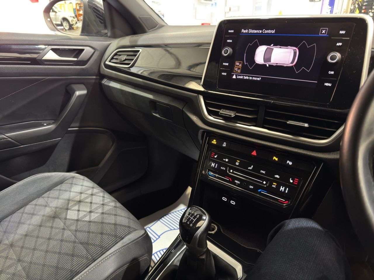 2024 VOLKSWAGEN T-ROC 2024 VOLKSWAGEN T-ROC