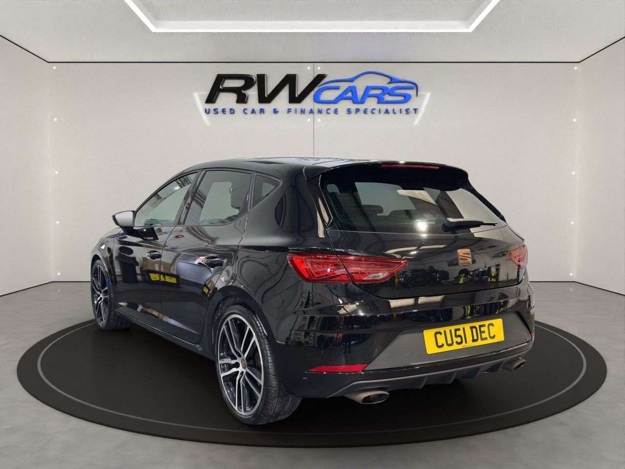 A 2019 SEAT LEON 2.0 TSI Cupra 290 Hatchback 5dr Petrol DSG Euro 6 (s/s) (290 ps) A 2019 SEAT LEON 2.0 TSI Cupra 290 Hatchback 5dr Petrol DSG Euro 6 (s/s) (290 ps)
