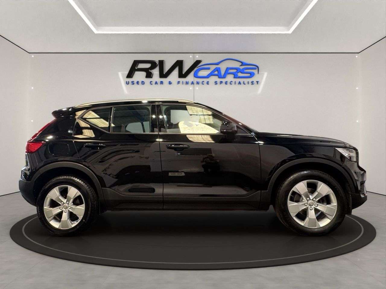 2022 VOLVO XC40 2022 VOLVO XC40