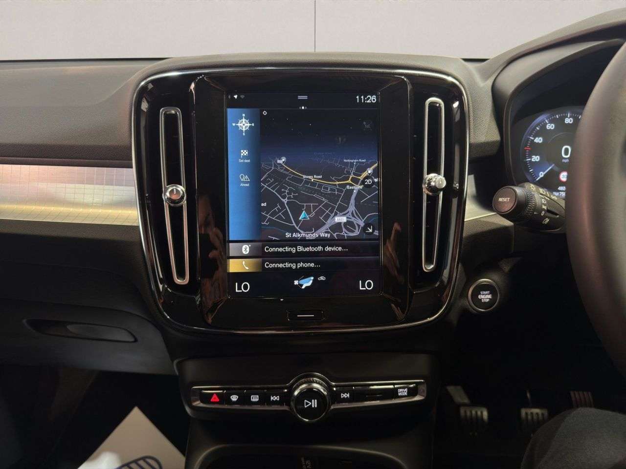 2022 VOLVO XC40 2022 VOLVO XC40