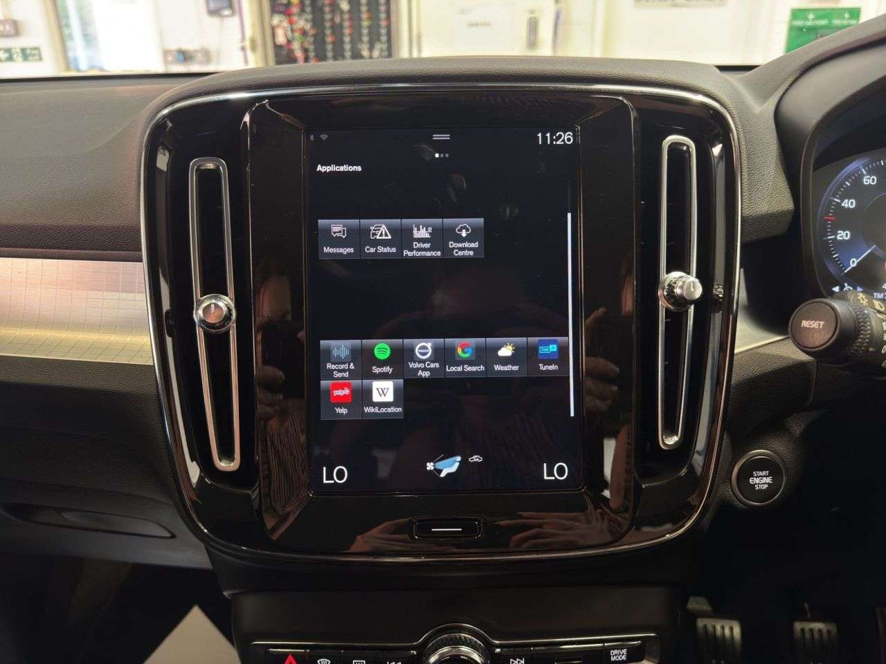 2022 VOLVO XC40 2022 VOLVO XC40
