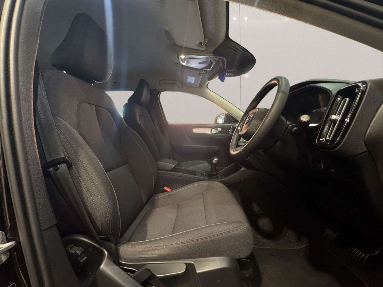 2022 VOLVO XC40 2022 VOLVO XC40