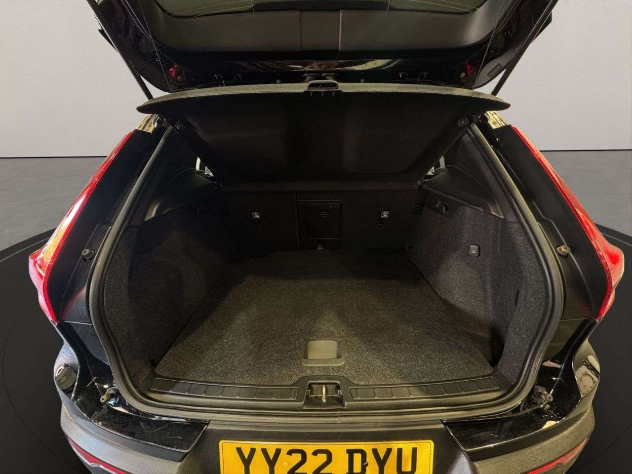 2022 VOLVO XC40 2022 VOLVO XC40