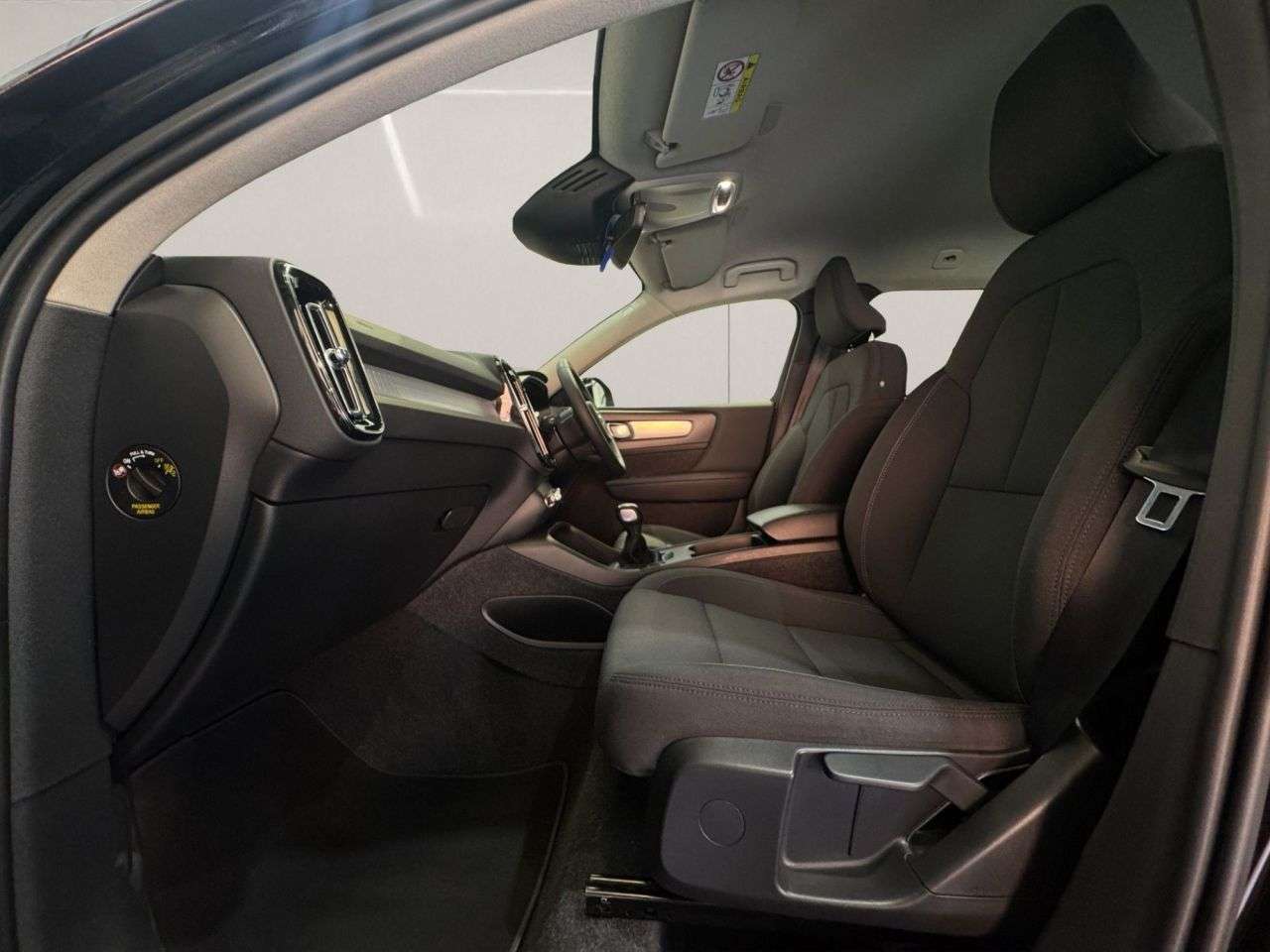2022 VOLVO XC40 2022 VOLVO XC40