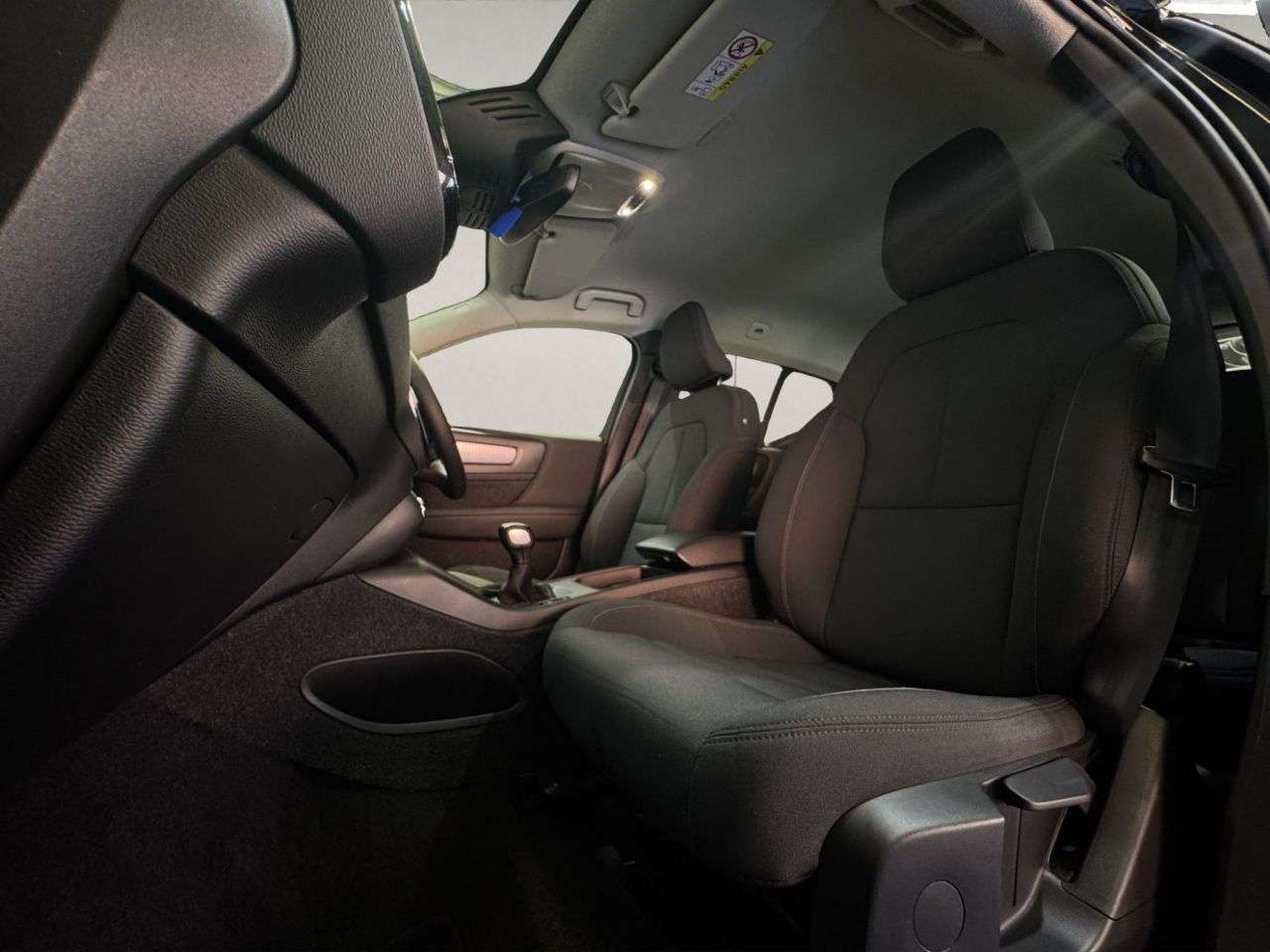 2022 VOLVO XC40 2022 VOLVO XC40