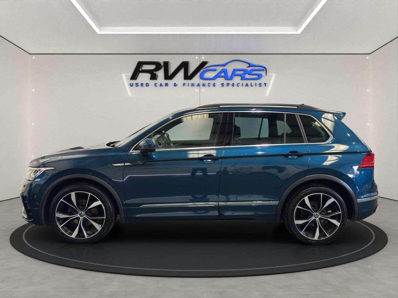 A 2023 VOLKSWAGEN TIGUAN 1.5 TSI R-Line SUV 5dr Petrol DSG Euro 6 (s/s) (150 ps) A 2023 VOLKSWAGEN TIGUAN 1.5 TSI R-Line SUV 5dr Petrol DSG Euro 6 (s/s) (150 ps)