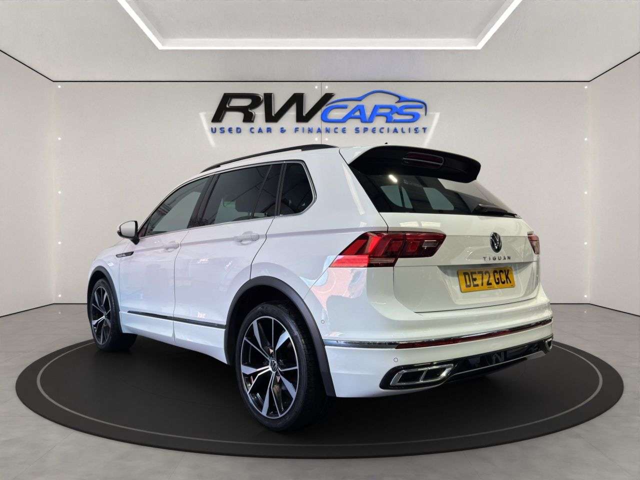 A 2022 VOLKSWAGEN TIGUAN 2.0 TDI R-Line SUV 5dr Diesel DSG Euro 6 (s/s) (150 ps) A 2022 VOLKSWAGEN TIGUAN 2.0 TDI R-Line SUV 5dr Diesel DSG Euro 6 (s/s) (150 ps)