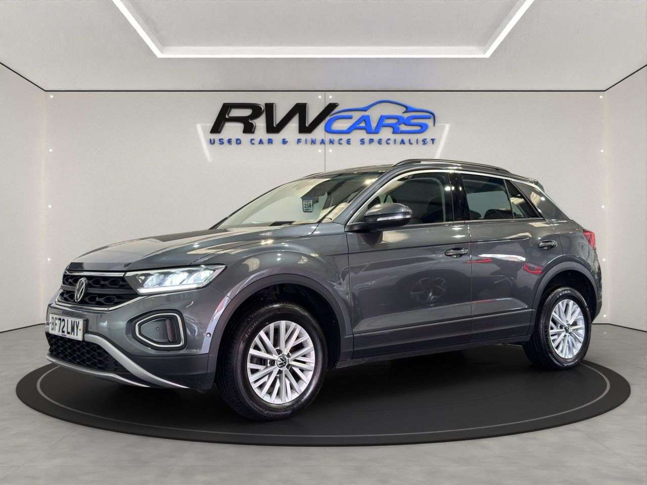 A 2022 VOLKSWAGEN T-ROC 1.5 TSI Life SUV 5dr Petrol Manual Euro 6 (s/s) (150 ps) A 2022 VOLKSWAGEN T-ROC 1.5 TSI Life SUV 5dr Petrol Manual Euro 6 (s/s) (150 ps)