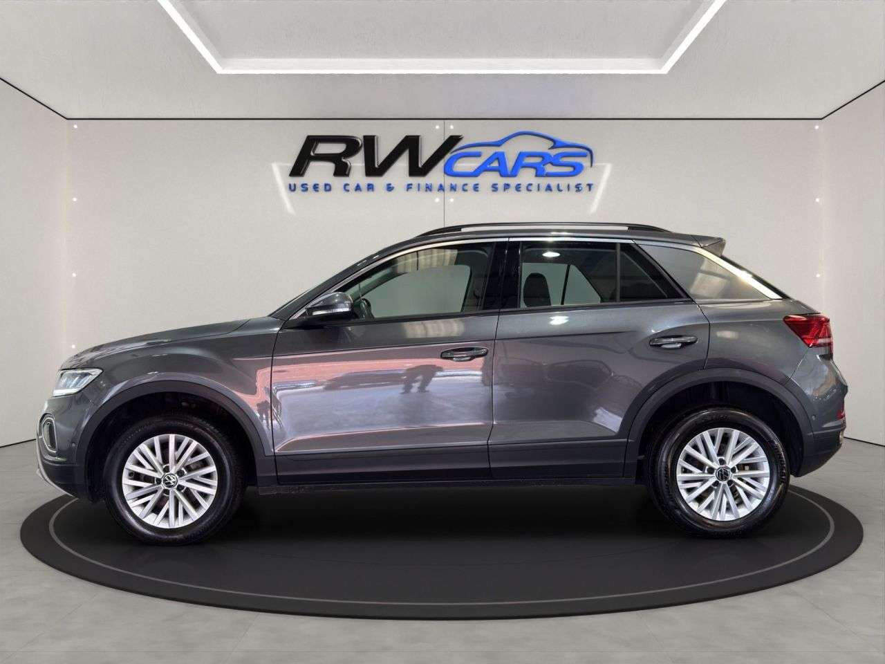 A 2022 VOLKSWAGEN T-ROC 1.5 TSI Life SUV 5dr Petrol Manual Euro 6 (s/s) (150 ps) A 2022 VOLKSWAGEN T-ROC 1.5 TSI Life SUV 5dr Petrol Manual Euro 6 (s/s) (150 ps)
