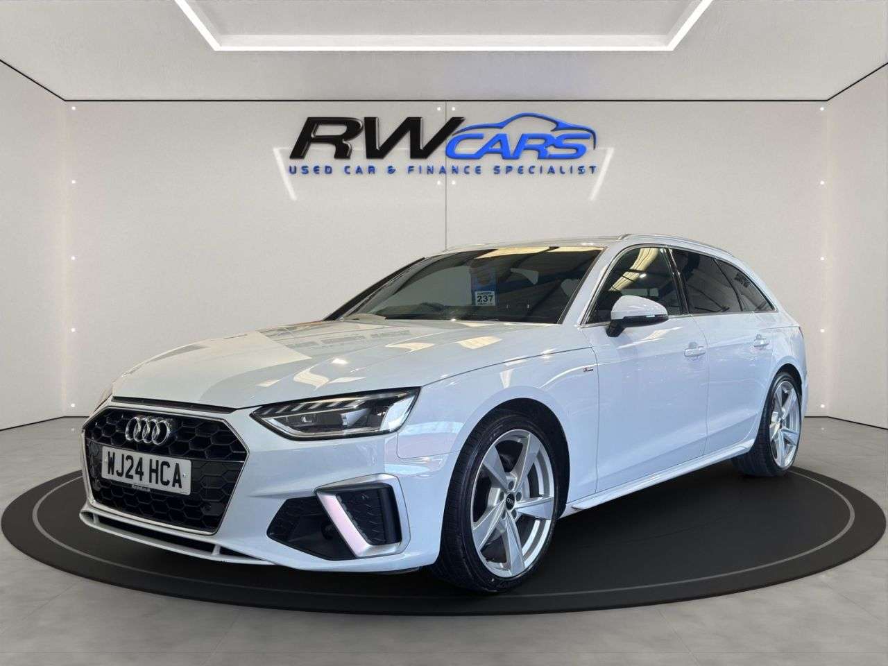 A 2024 AUDI A4 AVANT 2.0 TFSI 40 S line Estate 5dr Petrol S Tronic Euro 6 (s/s) (204 ps) A 2024 AUDI A4 AVANT 2.0 TFSI 40 S line Estate 5dr Petrol S Tronic Euro 6 (s/s) (204 ps)