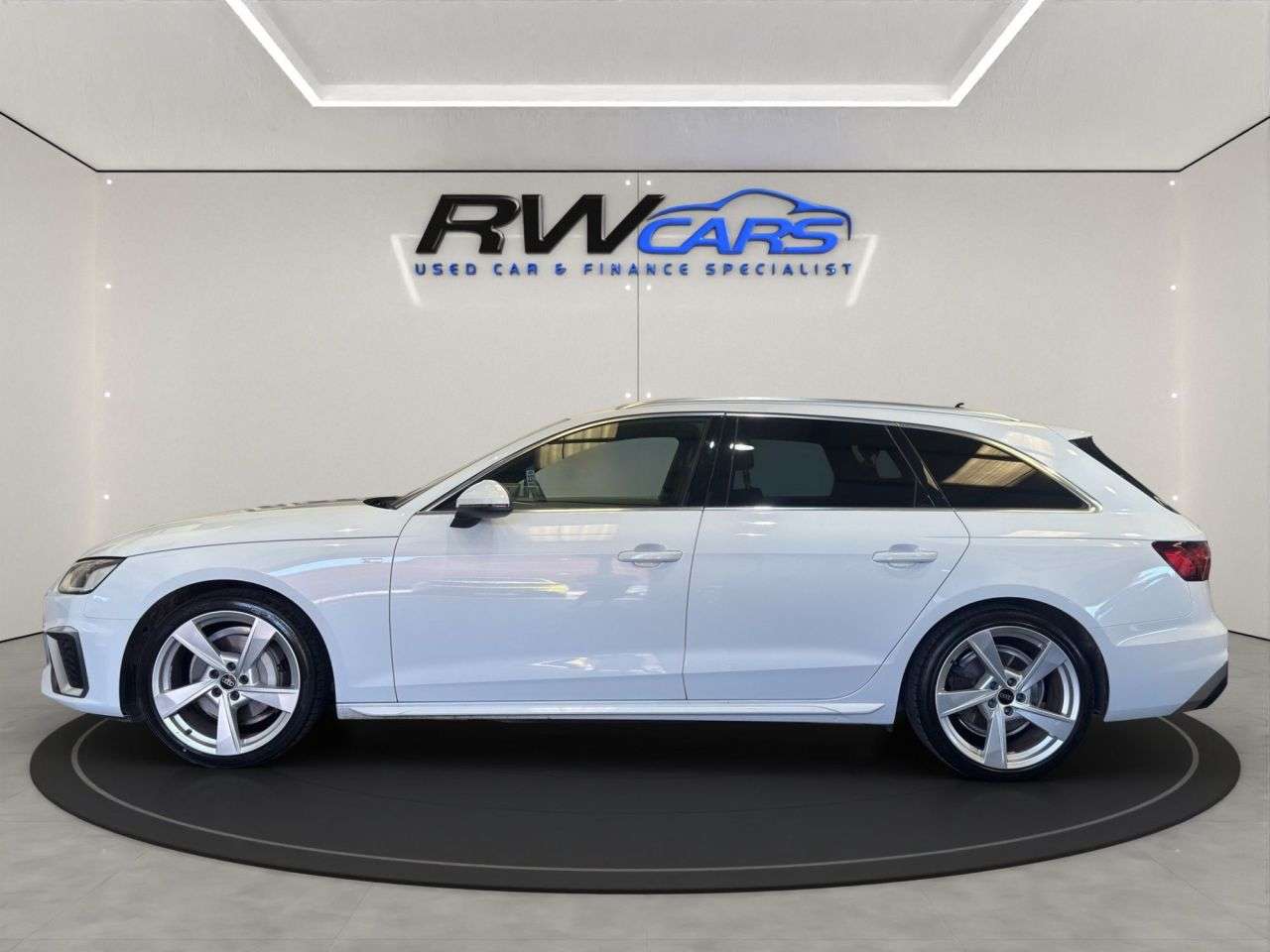 A 2024 AUDI A4 AVANT 2.0 TFSI 40 S line Estate 5dr Petrol S Tronic Euro 6 (s/s) (204 ps) A 2024 AUDI A4 AVANT 2.0 TFSI 40 S line Estate 5dr Petrol S Tronic Euro 6 (s/s) (204 ps)