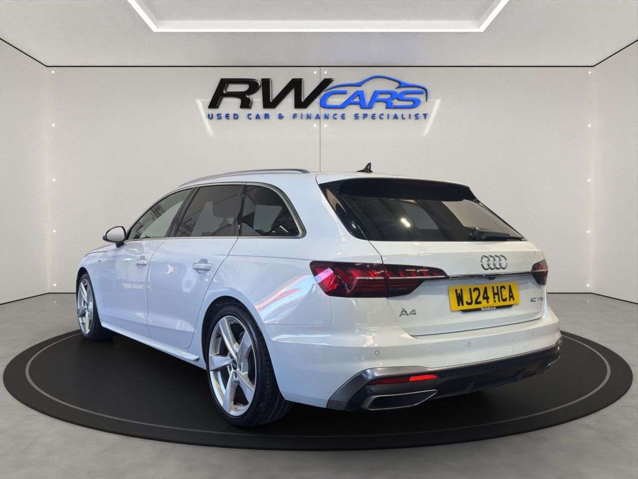 A 2024 AUDI A4 AVANT 2.0 TFSI 40 S line Estate 5dr Petrol S Tronic Euro 6 (s/s) (204 ps) A 2024 AUDI A4 AVANT 2.0 TFSI 40 S line Estate 5dr Petrol S Tronic Euro 6 (s/s) (204 ps)