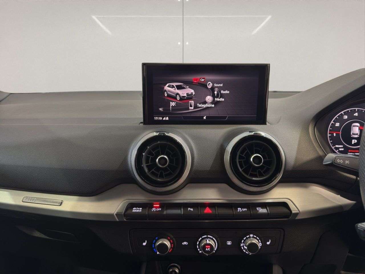 2022 AUDI Q2 2022 AUDI Q2