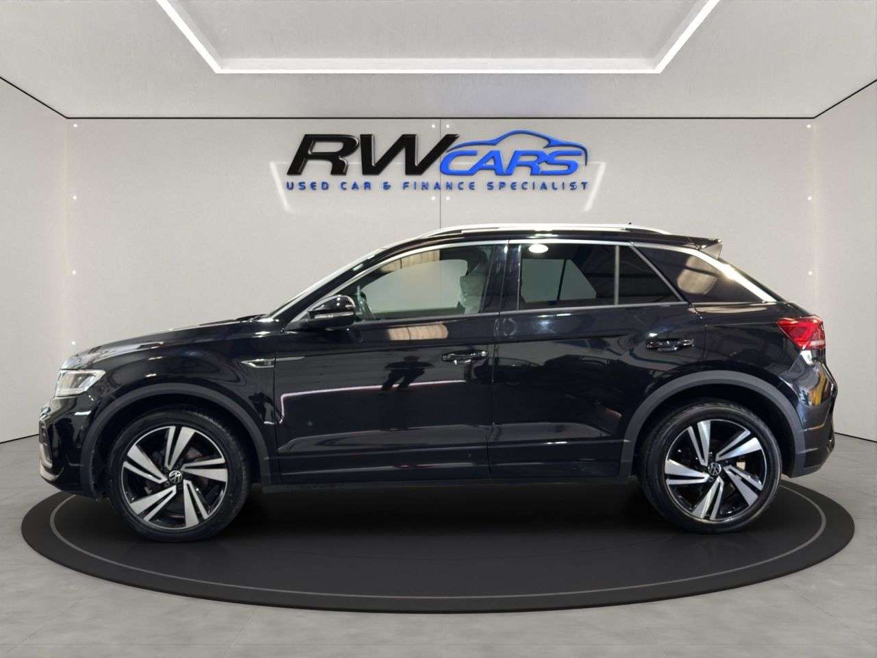 A 2023 VOLKSWAGEN T-ROC 1.5 TSI R-Line SUV 5dr Petrol DSG Euro 6 (s/s) (150 ps) A 2023 VOLKSWAGEN T-ROC 1.5 TSI R-Line SUV 5dr Petrol DSG Euro 6 (s/s) (150 ps)