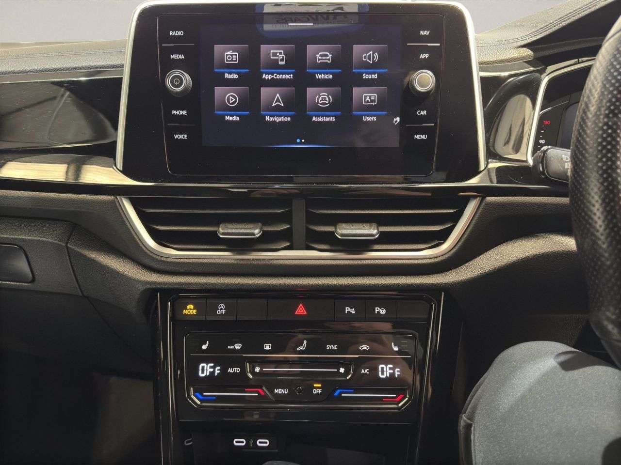 2023 VOLKSWAGEN T-ROC 2023 VOLKSWAGEN T-ROC