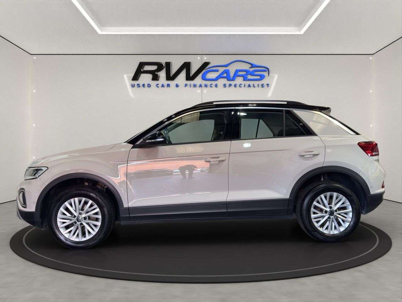 A 2023 VOLKSWAGEN T-ROC 1.5 TSI Life SUV 5dr Petrol DSG Euro 6 (s/s) (150 ps) A 2023 VOLKSWAGEN T-ROC 1.5 TSI Life SUV 5dr Petrol DSG Euro 6 (s/s) (150 ps)