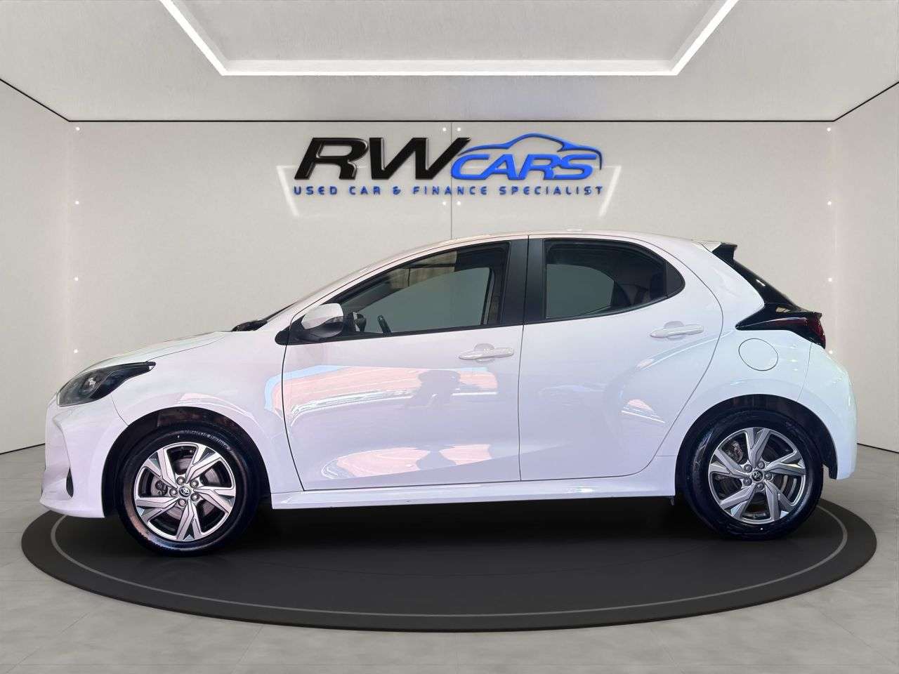 A 2024 TOYOTA YARIS 1.5 VVT-h Icon Hatchback 5dr Petrol Hybrid E-CVT Euro 6 (s/s) (116 ps) A 2024 TOYOTA YARIS 1.5 VVT-h Icon Hatchback 5dr Petrol Hybrid E-CVT Euro 6 (s/s) (116 ps)