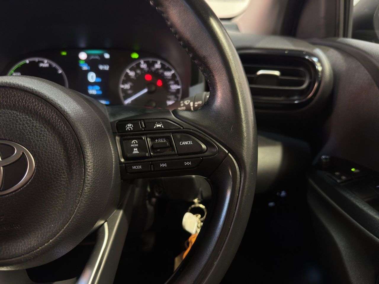 2024 TOYOTA YARIS 2024 TOYOTA YARIS