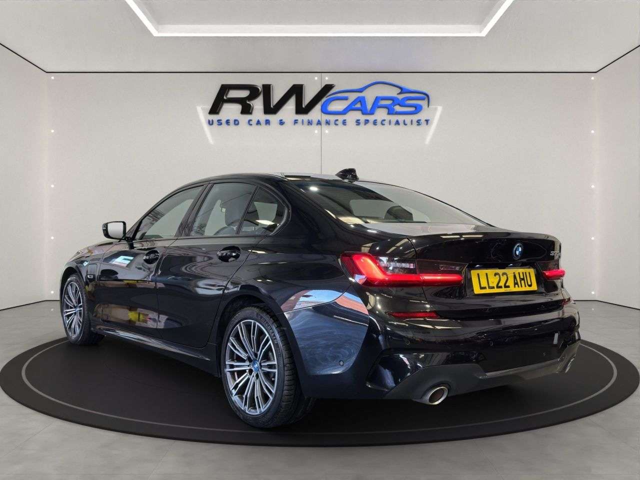 A 2022 BMW 3 SERIES 2.0 330e 12kWh M Sport Saloon 4dr Petrol Plug-in Hybrid Auto Euro 6 (s/s) ( A 2022 BMW 3 SERIES 2.0 330e 12kWh M Sport Saloon 4dr Petrol Plug-in Hybrid Auto Euro 6 (s/s) (
