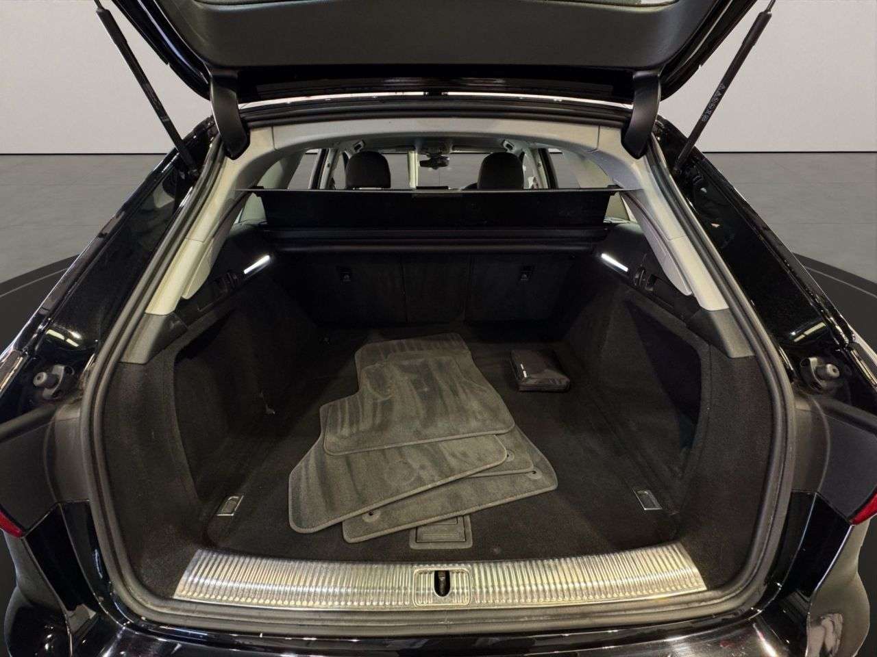 2023 AUDI A4 AVANT 2023 AUDI A4 AVANT