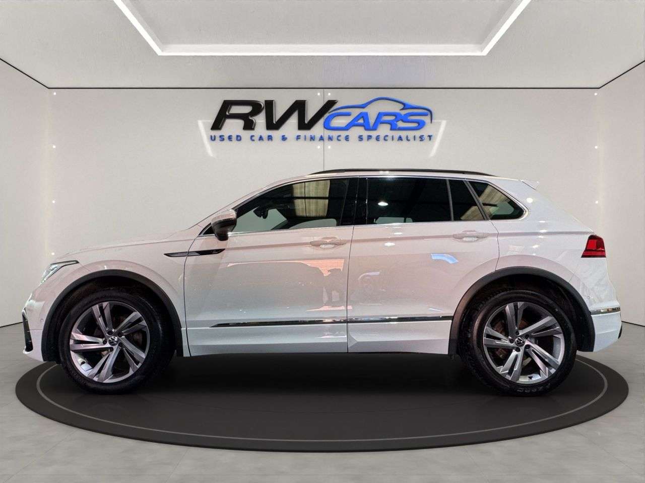 A 2024 VOLKSWAGEN TIGUAN 1.5 TSI R-Line Edition SUV 5dr Petrol DSG Euro 6 (s/s) (150 ps) A 2024 VOLKSWAGEN TIGUAN 1.5 TSI R-Line Edition SUV 5dr Petrol DSG Euro 6 (s/s) (150 ps)