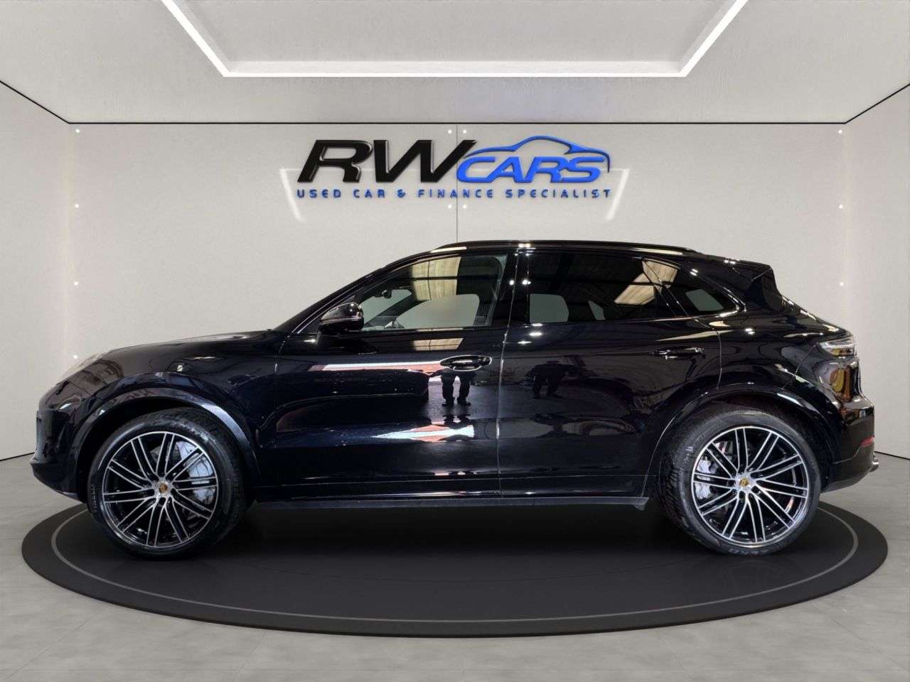 A 2018 PORSCHE CAYENNE 4.0T V8 Turbo SUV 5dr Petrol TiptronicS 4WD Euro 6 (s/s) (550 ps) A 2018 PORSCHE CAYENNE 4.0T V8 Turbo SUV 5dr Petrol TiptronicS 4WD Euro 6 (s/s) (550 ps)