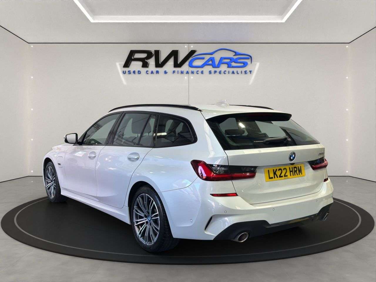 A 2022 BMW 3 SERIES 2.0 330e 12kWh M Sport Touring 5dr Petrol Plug-in Hybrid Auto Euro 6 (s/s) A 2022 BMW 3 SERIES 2.0 330e 12kWh M Sport Touring 5dr Petrol Plug-in Hybrid Auto Euro 6 (s/s)