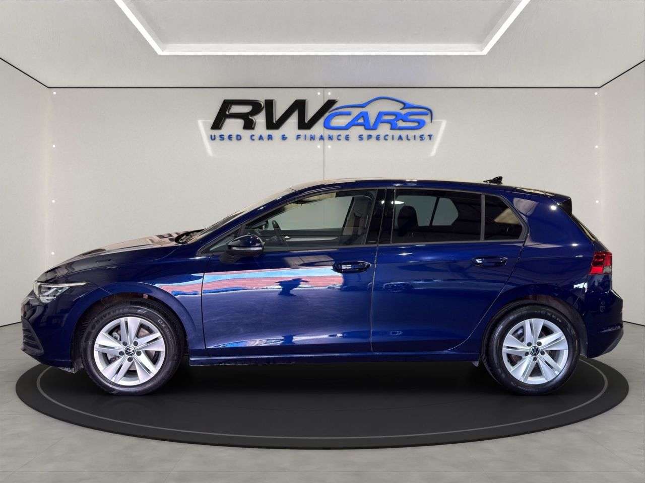 A 2023 VOLKSWAGEN GOLF 1.5 TSI Life Hatchback 5dr Petrol Manual Euro 6 (s/s) (130 ps) A 2023 VOLKSWAGEN GOLF 1.5 TSI Life Hatchback 5dr Petrol Manual Euro 6 (s/s) (130 ps)