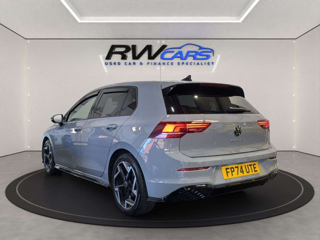 A 2024 VOLKSWAGEN GOLF 1.5 TSI R-Line Hatchback 5dr Petrol Manual Euro 6 (s/s) (150 ps) A 2024 VOLKSWAGEN GOLF 1.5 TSI R-Line Hatchback 5dr Petrol Manual Euro 6 (s/s) (150 ps)