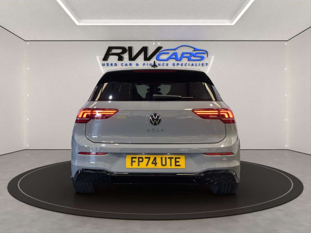 A 2024 VOLKSWAGEN GOLF 1.5 TSI R-Line Hatchback 5dr Petrol Manual Euro 6 (s/s) (150 ps) A 2024 VOLKSWAGEN GOLF 1.5 TSI R-Line Hatchback 5dr Petrol Manual Euro 6 (s/s) (150 ps)