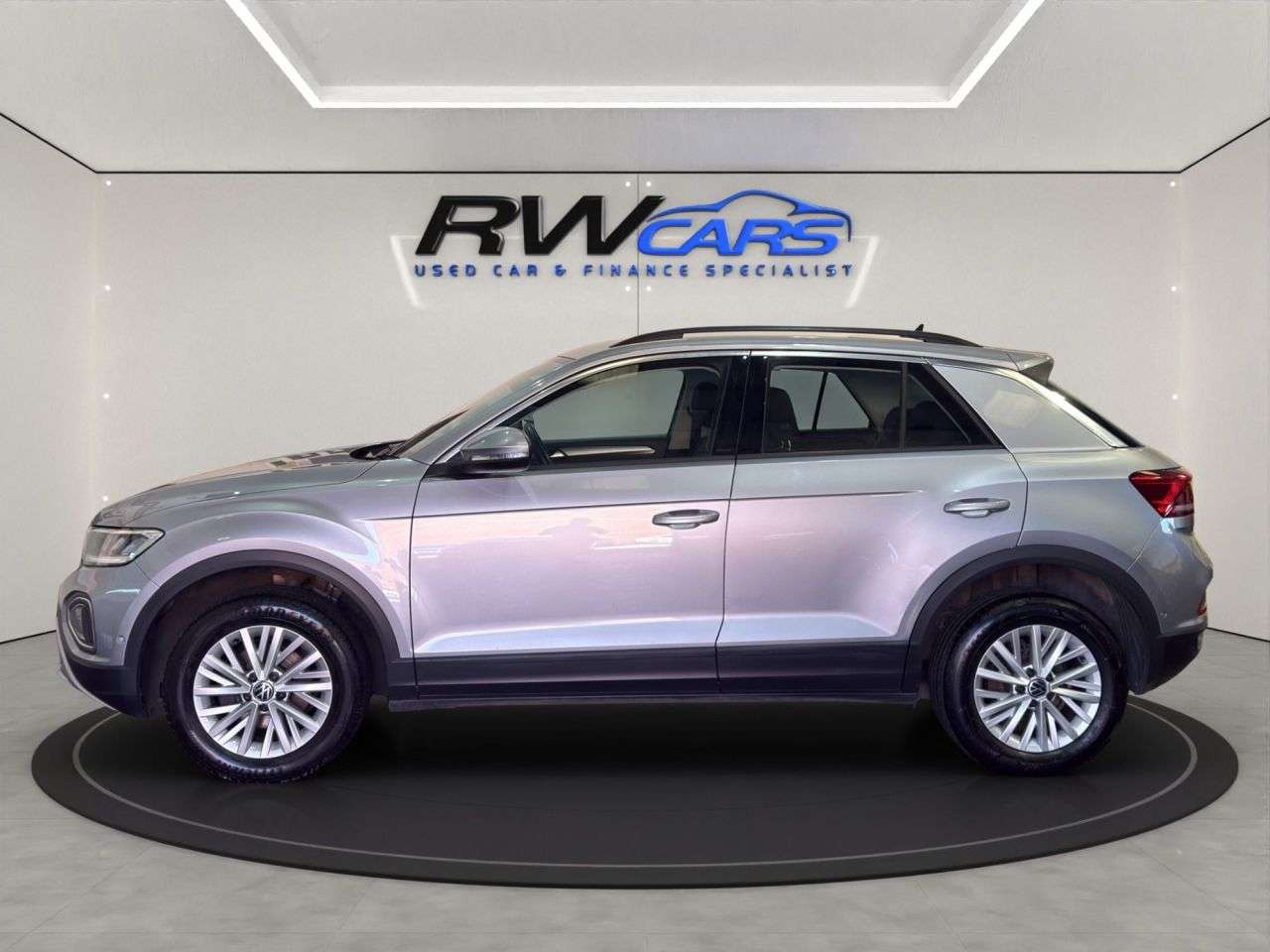 A 2022 VOLKSWAGEN T-ROC 1.5 TSI Life SUV 5dr Petrol Manual Euro 6 (s/s) (150 ps) A 2022 VOLKSWAGEN T-ROC 1.5 TSI Life SUV 5dr Petrol Manual Euro 6 (s/s) (150 ps)