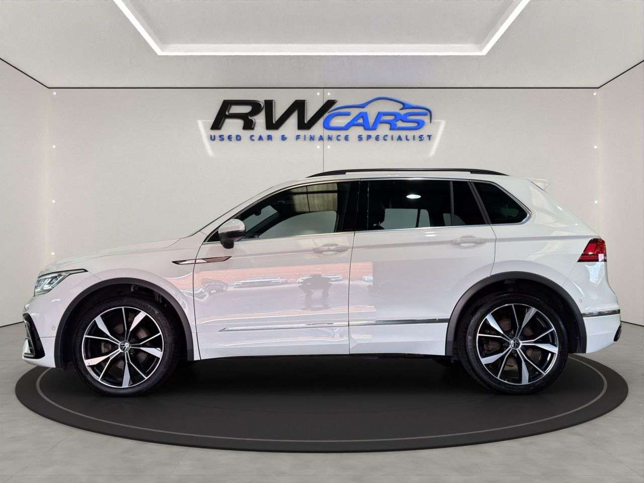 A 2023 VOLKSWAGEN TIGUAN 1.5 TSI R-Line SUV 5dr Petrol DSG Euro 6 (s/s) (150 ps) A 2023 VOLKSWAGEN TIGUAN 1.5 TSI R-Line SUV 5dr Petrol DSG Euro 6 (s/s) (150 ps)