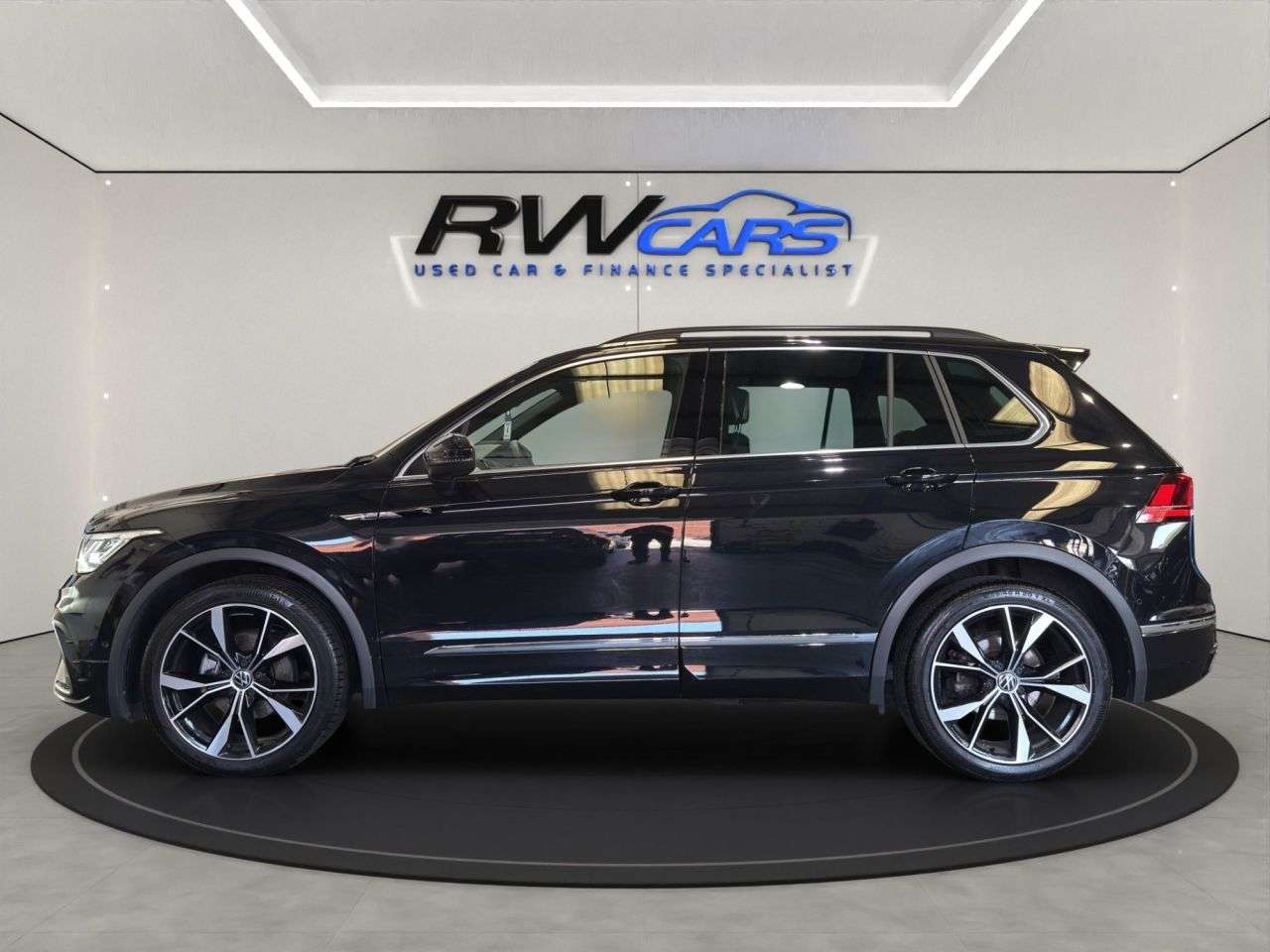A 2023 VOLKSWAGEN TIGUAN 1.5 TSI R-Line SUV 5dr Petrol DSG Euro 6 (s/s) (150 ps) A 2023 VOLKSWAGEN TIGUAN 1.5 TSI R-Line SUV 5dr Petrol DSG Euro 6 (s/s) (150 ps)