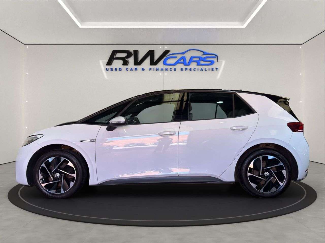 A 2022 VOLKSWAGEN ID.3 Pro 58kWh Life Hatchback 5dr Electric Auto (145 ps) A 2022 VOLKSWAGEN ID.3 Pro 58kWh Life Hatchback 5dr Electric Auto (145 ps)