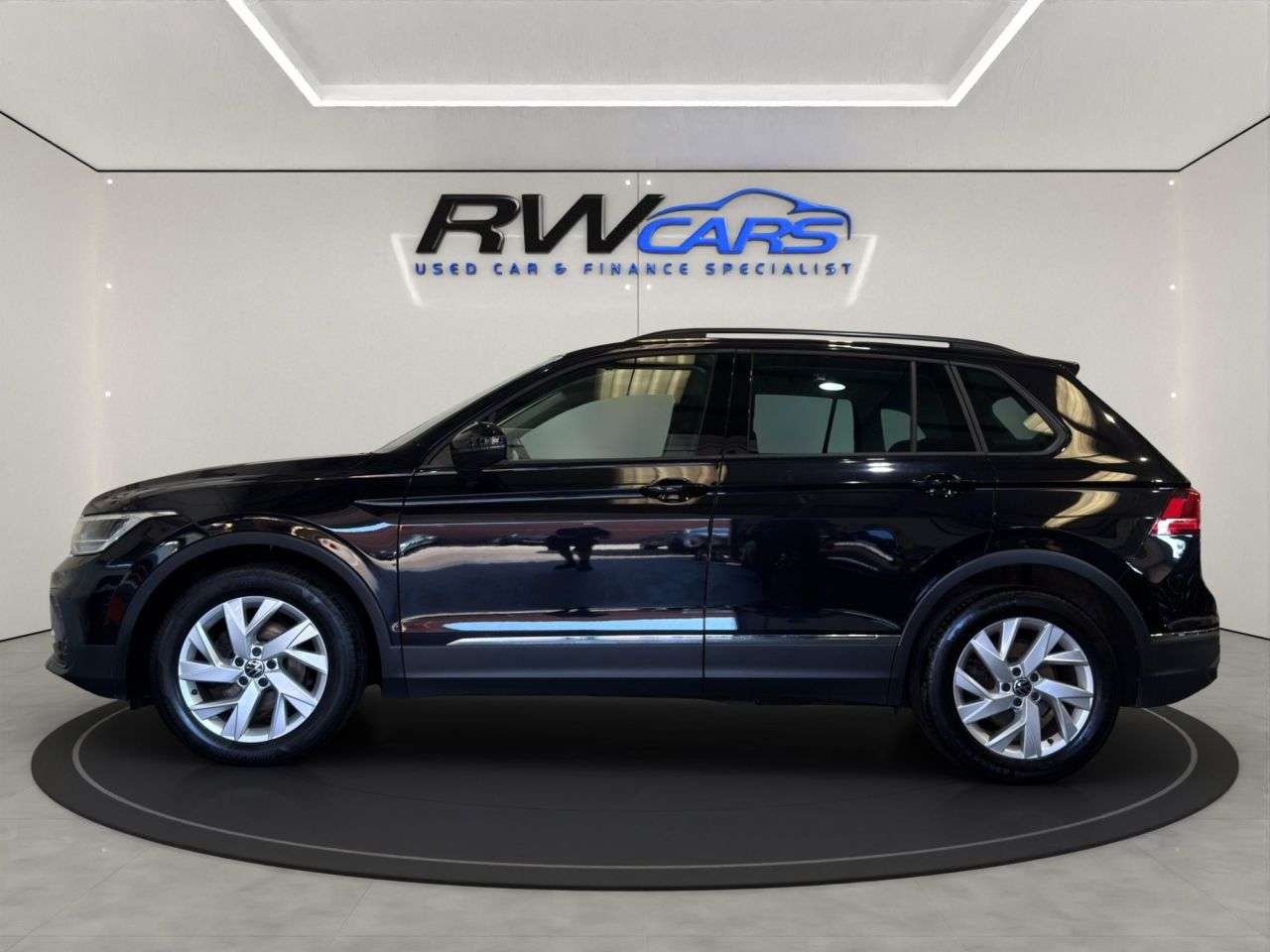A 2023 VOLKSWAGEN TIGUAN 2.0 TDI Life SUV 5dr Diesel Manual Euro 6 (s/s) (150 ps) A 2023 VOLKSWAGEN TIGUAN 2.0 TDI Life SUV 5dr Diesel Manual Euro 6 (s/s) (150 ps)
