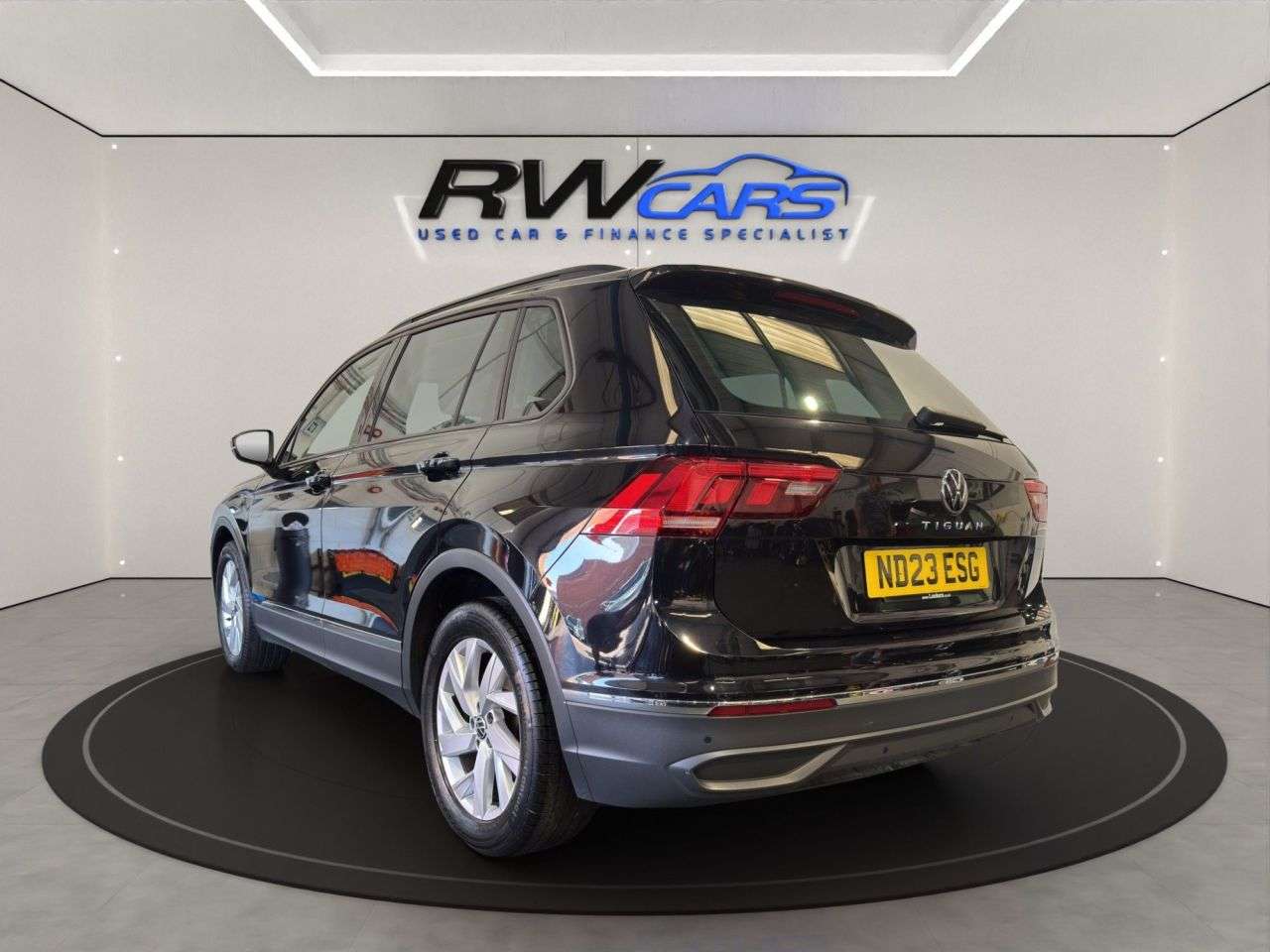A 2023 VOLKSWAGEN TIGUAN 2.0 TDI Life SUV 5dr Diesel Manual Euro 6 (s/s) (150 ps) A 2023 VOLKSWAGEN TIGUAN 2.0 TDI Life SUV 5dr Diesel Manual Euro 6 (s/s) (150 ps)