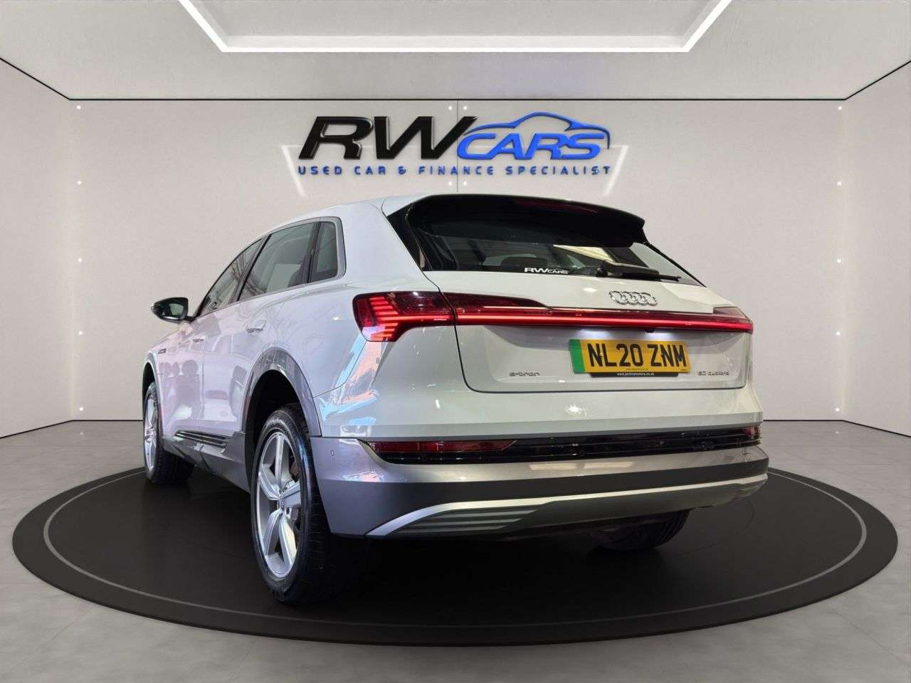 A 2020 AUDI E-TRON 50 Technik SUV 5dr Electric Auto quattro 71.2kWh (313 ps) A 2020 AUDI E-TRON 50 Technik SUV 5dr Electric Auto quattro 71.2kWh (313 ps)