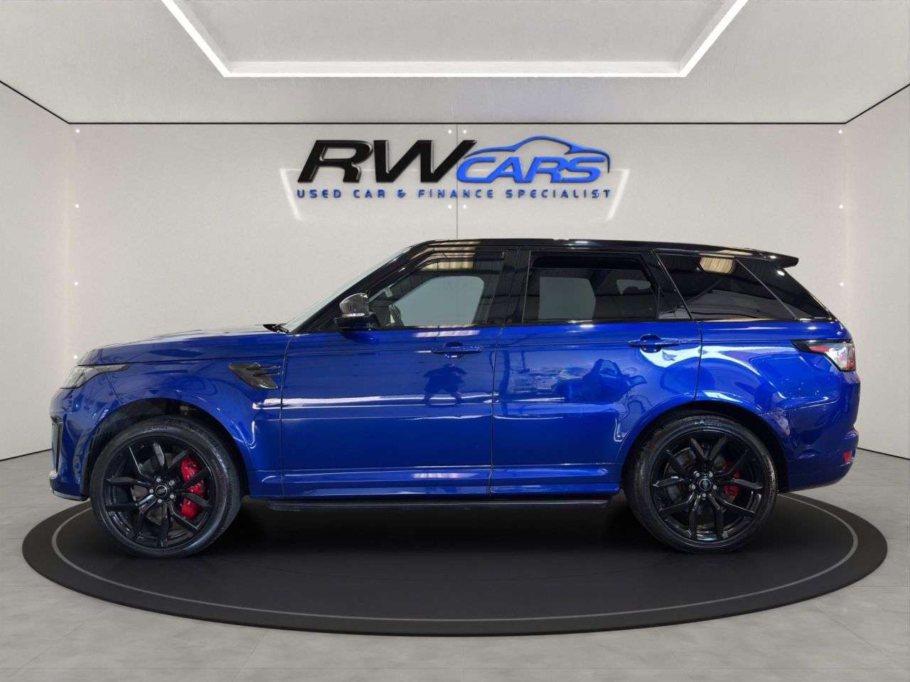 A 2021 LAND ROVER RANGE ROVER SPORT 5.0 P575 V8 SVR Carbon Edition SUV 5dr Petrol Auto 4WD Euro 6 (s/s) (575 ps A 2021 LAND ROVER RANGE ROVER SPORT 5.0 P575 V8 SVR Carbon Edition SUV 5dr Petrol Auto 4WD Euro 6 (s/s) (575 ps